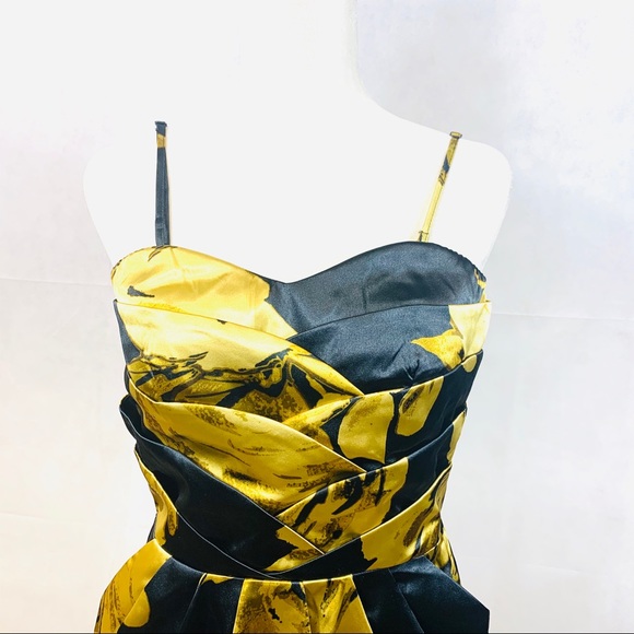 Strapless Gold & Black Dress - Picture 3 of 7